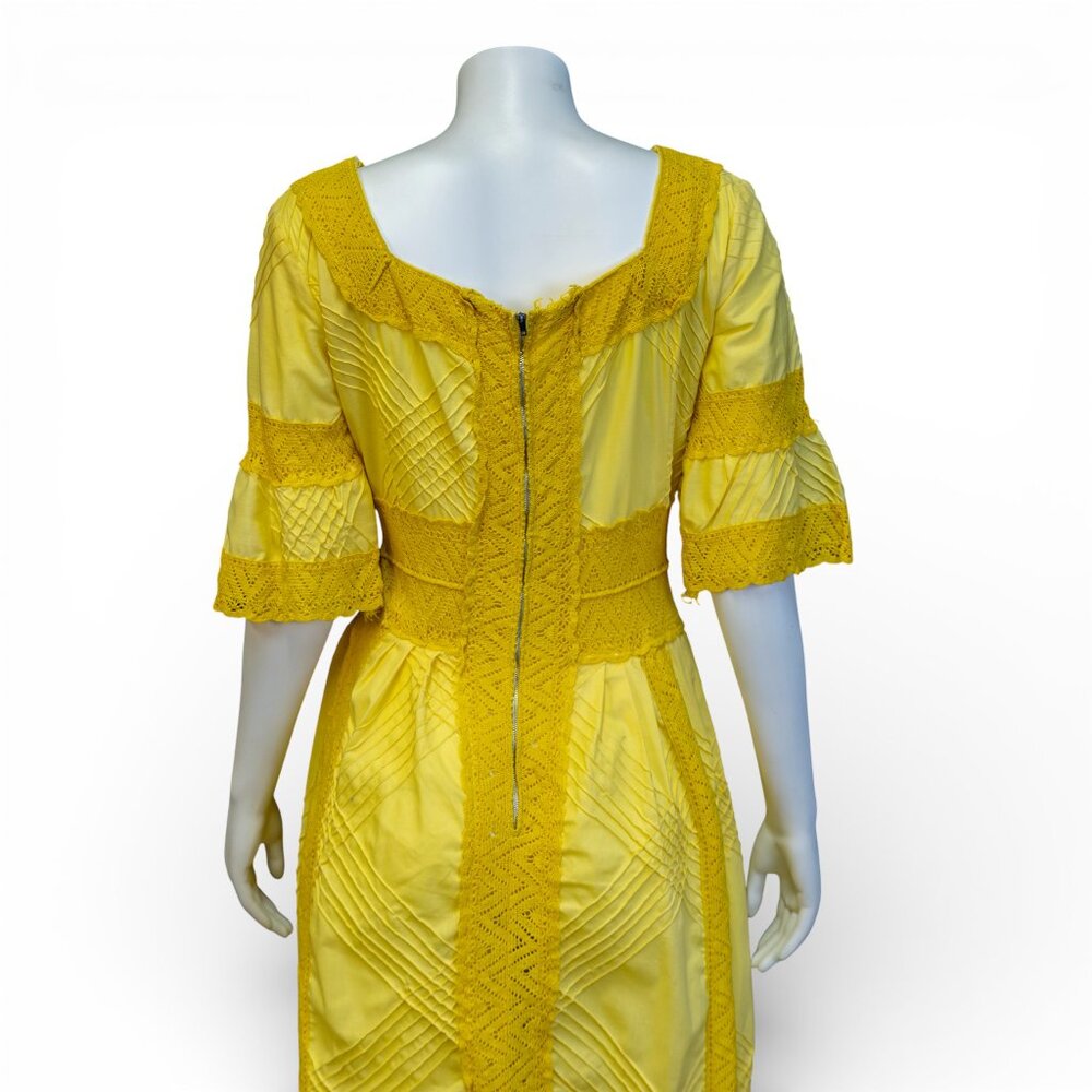 Vintage 1970s Mexican Yellow Pintucked Cotton Dress with Crochet Lace * Medium - Picture 7 of 13